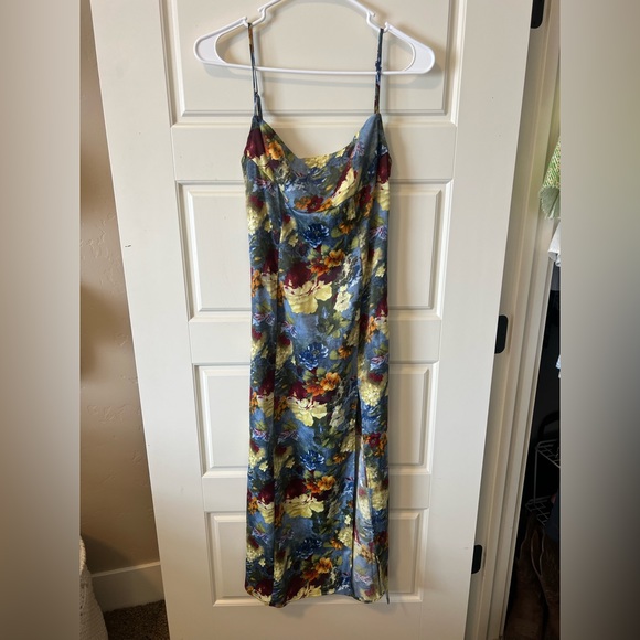 Urban Outfitters Dresses & Skirts - Urban outfitters midi dress